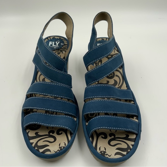 Fly London Shoes - Fly London Wome 118Fly Blue Leather. Size 42.